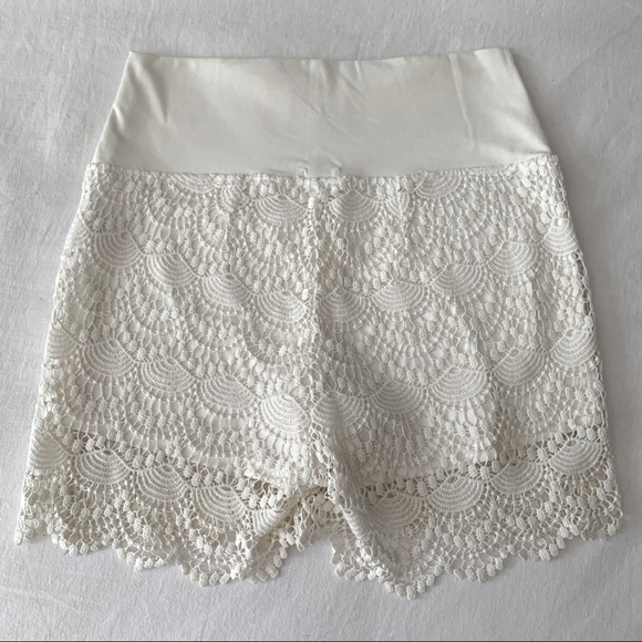 🤰Brand New Maternity Shorts - Thyme Maternity - XS - White Crochet - Picture 3 of 7